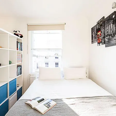 Convenient Studio Near Victoria Londýn
