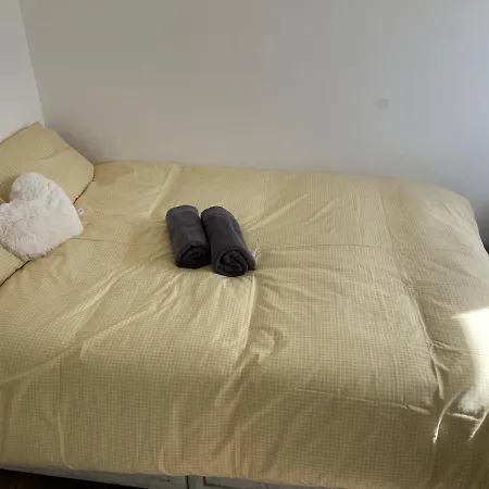 Wembley Area Serviced Apartments, 15mins To Central Apartment *