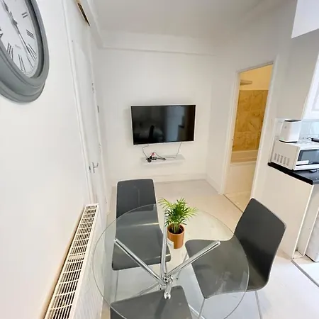 Apartment One Bedroom Flat Miles