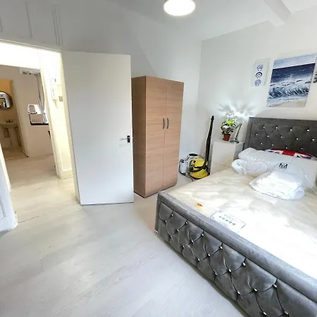 One Bedroom Flat Miles