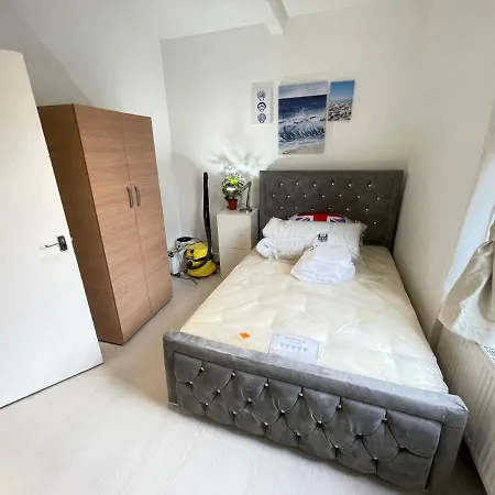 One Bedroom Flat Miles Apartment London