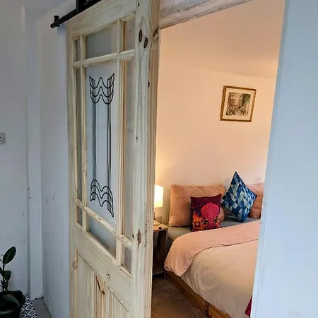 Small In South דירה *