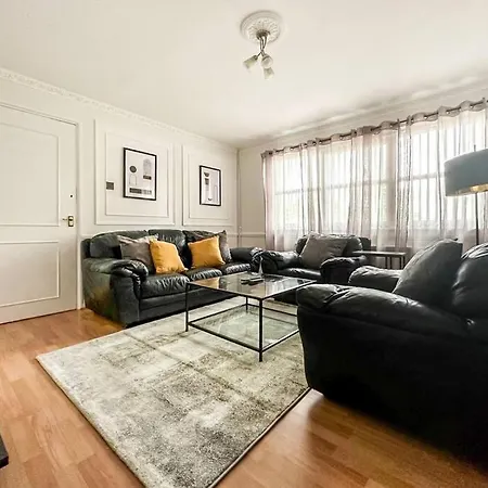 בית נופש Newly Refurbished 3 Bed House Near O2 Arena *