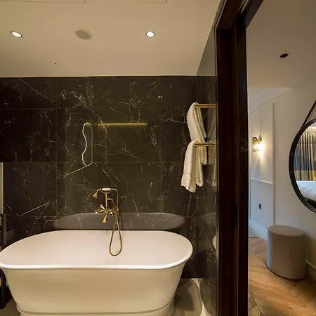 The Guardsman - Preferred And Hotel 5*