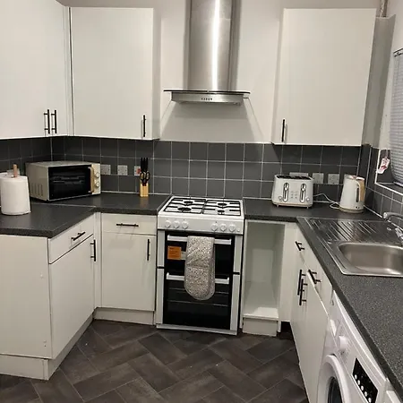 Lovely 2bedroom 4mins From Wimbledon Station Apartment London