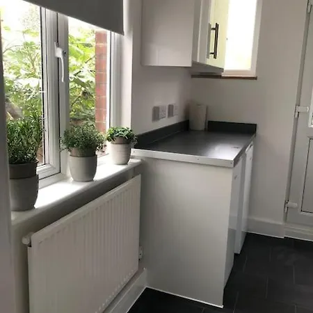 Appartement Garden Flat In Central Location *