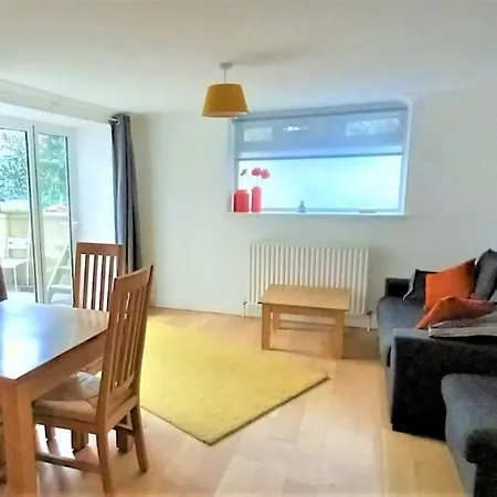 2 Bedroom Victorian Garden Flat Apartment