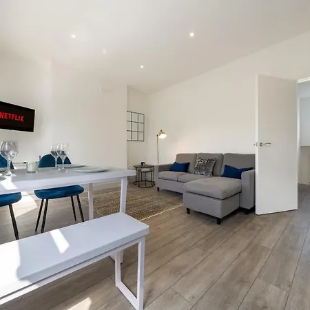 Modern Split Level 2br Spacious Maida Vale شقة لندن