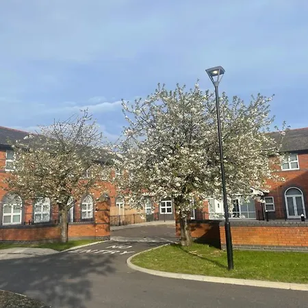 Charming Modern Near London Heathrow Apartment *