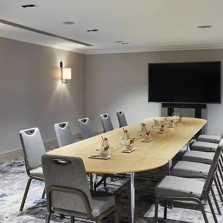 Marriott Canary Wharf Hotel 5*