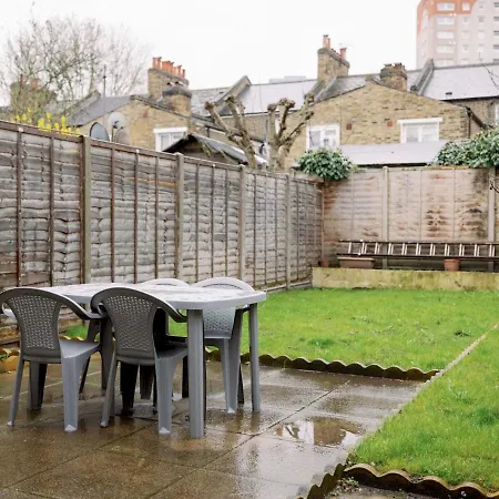 Apartment Pass The Keys Flat 3 And 4 Floor Comfy Two Studio London