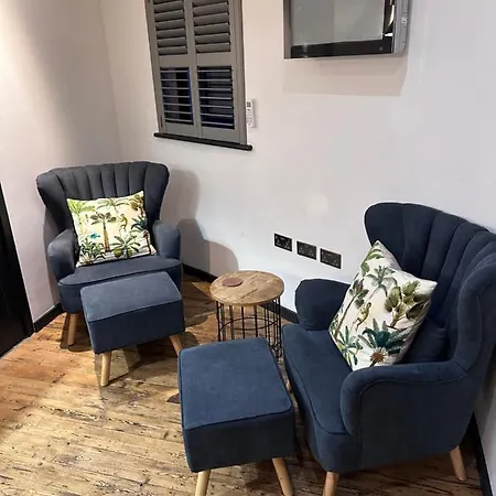 דירה •mangohauslondon• •airconditioned•garden•fire Pit• לונדון