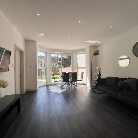 Aparthotel Star Finchley Road 3-bed Oasis With Garden *