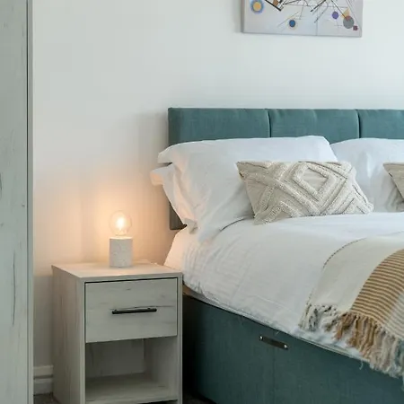 Apartment Bright West Hampstead Retreat *