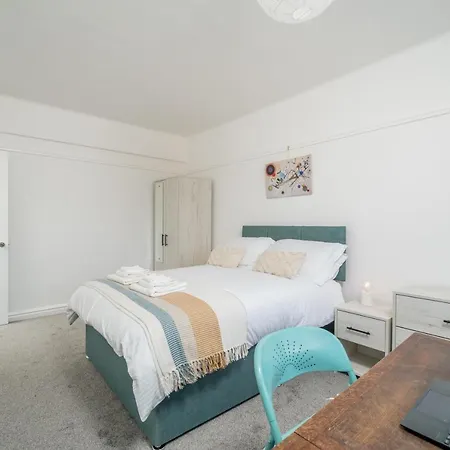 Apartment Bright West Hampstead Retreat *