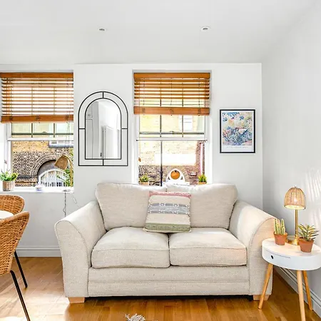 Charming Flat Close To Holborn Station شقة