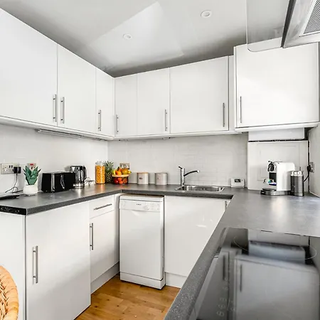 Charming Flat Close To Holborn Station