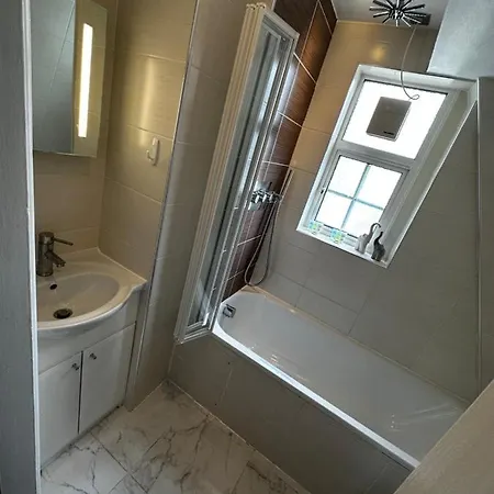 Apartment One Bedroom Flat In Chelsea *