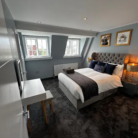 One Bedroom Flat In Chelsea Apartment