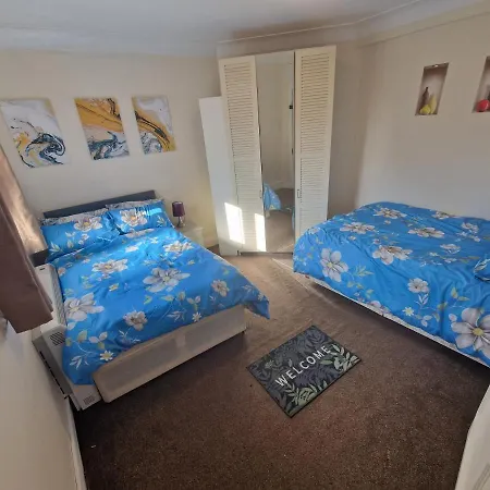 Сasa de vacaciones Large 3 Bedroom Ideal For Groups *