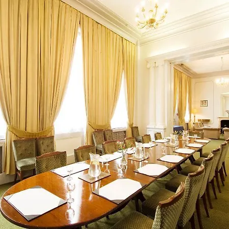 The Columbia 3* London