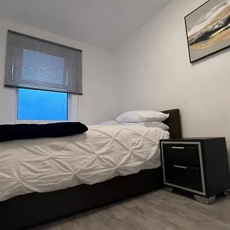 Homestay Buzz Crib