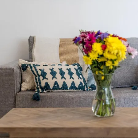 Apartment Bright West Hampstead Retreat London
