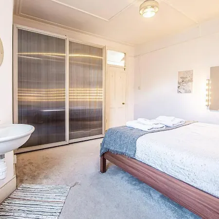 Apartment Bright Spacious Maida Vale Flat 5 - Minutes From Station London