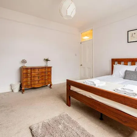Apartment Bright Spacious Maida Vale Flat 5 - Minutes From Station London
