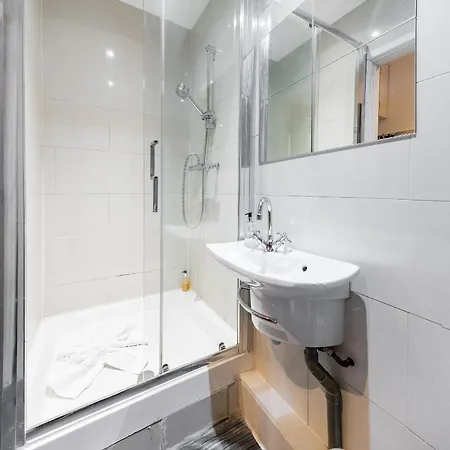 Aldgate Flats *