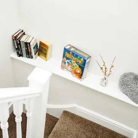 דירה Newly Renovated Modern 4 Bed 3 Bath