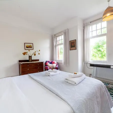 Lovely 1 Bdr Apt In Victorian House, Kilburn Apartment London