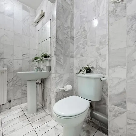 Flat In * Londres