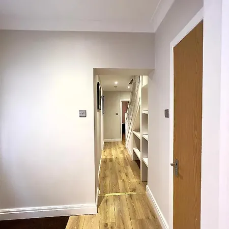 The Beverley - Victoria London