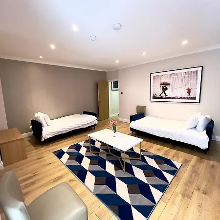 The Beverley - Victoria London