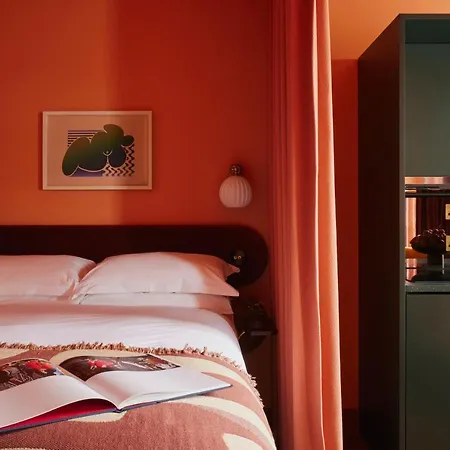 Ember Locke Kensington Hotel Londyn