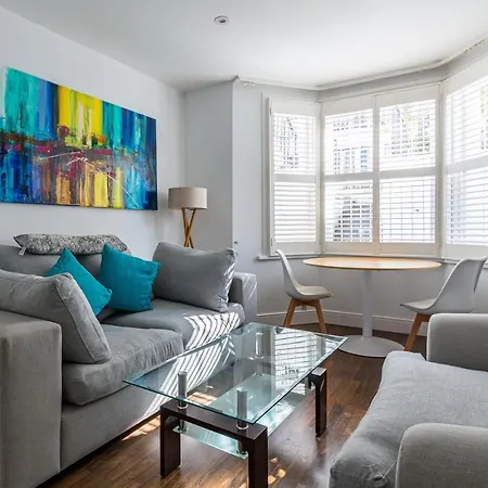 Apartment Specious Bright Flat With Garden In