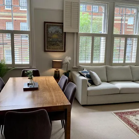 Lovely Newly Refurbished In Battersea דירה לונדון