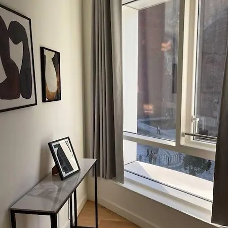 Luxury 3 Bed 3 Bath In لندن