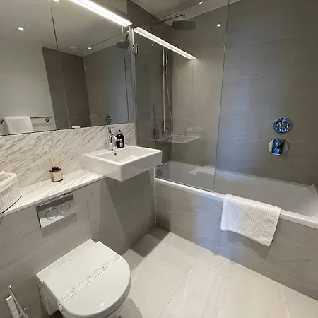 شقة Luxury 3 Bed 3 Bath In *