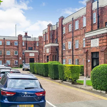 Great Spacious 2 Bedroom Flat Apartment *