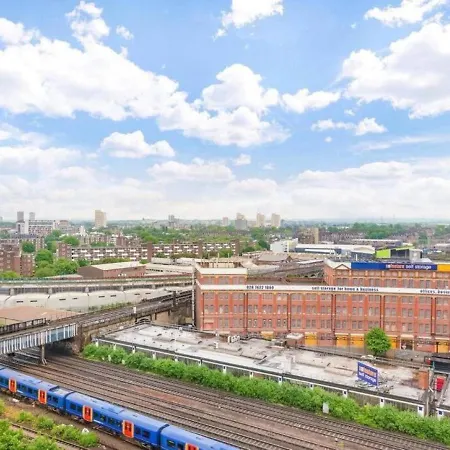 Apartmán 3 Bedroom Penthouse With Private Terrace, Battersea, Nine Elms Londýn