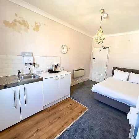 2 Bedroom In Westminster