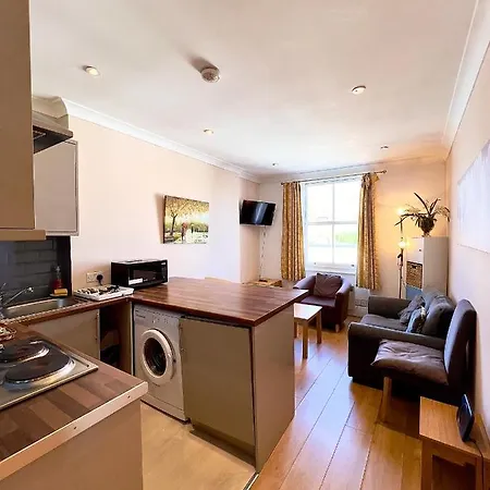 2 Bedroom In Westminster * Londra