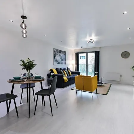 Khayat Homes - The Cosmo - Two Bed Apartment London