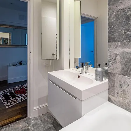Specious Bright Flat With Garden In *