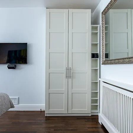 Specious Bright Flat With Garden In London