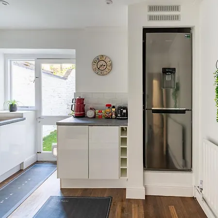 Specious Bright Flat With Garden In *
