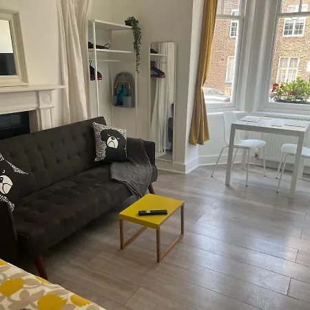 Glenmore Apartment *