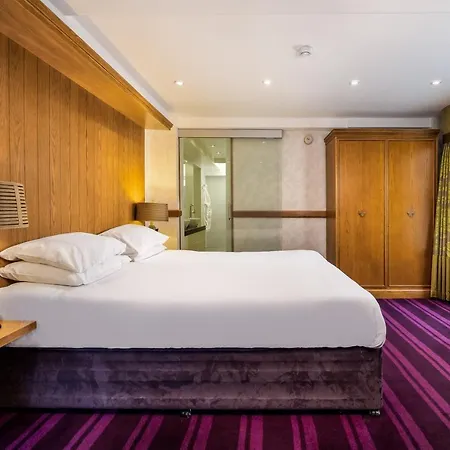 The Lensbury Hotel 4*